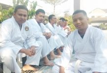 Jaga Fisik dan Stamina, Personil Polsek Tasikmadu Laksanakan Latihan Beladiri Polri di Polres Karanganyar