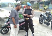 Bhabinkamtibmas Desa HarjosariSosialisasikan Aplikasi Jogo Wargo Jogo Negoro