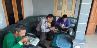 Sarapan Pagi Bersama Warga, Bhabinkamtibmas Aipda Diyono Sampaikan Himbauan Keamanan