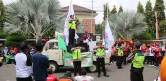 Berlangsung Aman, Aksi Unjukrasa Di DPRD Diberikan Sosialisasi Cegah Corona Oleh Polisi