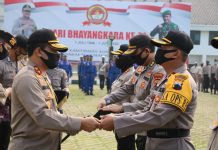 Lumpuhkan Pelaku Penyerangan Polisi Di tawangmangu Kompol Busroni Diganjar Penghargaan Kapolda Jateng