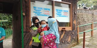 Polwan Cantik Polres Karanganyar , Diterjunkan Tingkatkan Disiplin Wisatawan Lokal Karanganyar