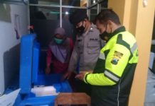 Polsek Ngargoyoso Awasi Pendistribusian Vaksin Covid 19 Ko dari DKK ke Puskesmas Ngargoyoso