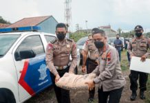 Bersama Awak Media, Kapolres Klaten Bantu Pembangunan Masjid At-Taqwa