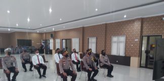 Pejabat Utama Polres Karanganyar Mengikuti Puncak Acara Peringatan Hari Sumpah pemuda ke-93 Tahun 2021 Secara Virtual