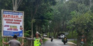 Laka Lantas Meningkat, Polres Karanganyar Pasang Himbauan