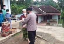 Jumat Berka, Polsek Ngargoyoso Berbagi Kepada Sesama