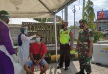 Cegah Penyebaran Covid-19, Dokkes Polres Karanganyar Lakukan Swab Antigen Secara Random