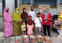 Bersama Paguyuban Sedekah Peduli Sesama, Bhabinkamtibmas Bripka Maryanto Salurkan Bantuan Sosial Di Kebakkramat