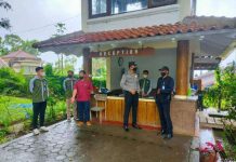 Patroli Akhir Pekan, Polsek Tawangmangu Pastikan Protokol Kesehatan di Obyek Wisata Diterapkan