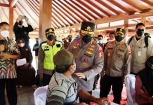 Gelar Vaksinasi di Candi Borobudur, Kapolri: Percepatan di Tempat Wisata yang Interaksi Tinggi