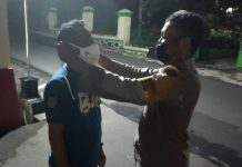 Polres Karanganyar Pantang Menyerah Lakukan Himbauan Taat Prokes Ke Masyarakat