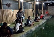 Polsek Matesih Sambangi Pemancingan Umum Bagikan Masker Gratis