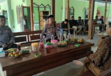 Safari Kamtibmas, Kapolres Karanganyar Memastikan Langsung Situasi Wilayahnya Kondusif Jelang Pilkades