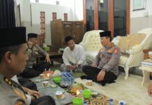 Kunjungi Gus Baha, Kapolri Sebut Sinergitas Ulama dan Polri Tak Terpisahkan