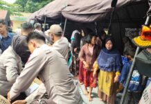 Selimut Hangat dari Ketum Bhayangkari untuk Pengungsi Gempa Cianjur