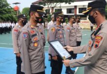 7 Anggota Berprestasi Polres Karanganyar Mendapat Penghargaan