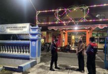 Patroli Gereja, Sat Samapta Polres Karanganyar Pastikan Kegiatan Ibadah Aman