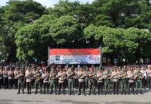 Kapolres Karanganyar Ikuti Apel Sinergitas TNI-Polri, Yang di Gelar di Halaman Parkir Stadion Manahan Solo