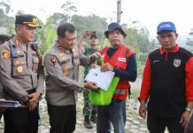 Antisipasi Gagal Panen Karena Abu Vulkanis, Polda Jateng Lakukan Water Treatment Bagi Tanaman di Wilayah Terdampak