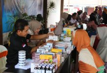 Bakti Sosial Pengobatan Gratis Polres Karanganyar bagi Warga di Desa Harjosari Karangpandan