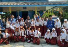 Cegah Bullying, Bhabinkamtibmas Karangmojo Jadi Pembina Upacara