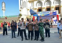 Kapolres Karanganyar Bersama Forkopimda Lepas Ratusan Pemudik dalam Program Mudik Balik Gratis 2025