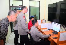 Karanganyar – Tim Asistensi dari Polda Jawa Tengah melaksanakan supervisi terhadap layanan Call Center Polisi 110 di Polres Karanganyar, Rabu (18/6/2025).