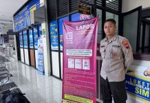 POLRES KARANGANYAR SOSIALISASIKAN SP4N-LAPOR! MELALUI PEMASANGAN X BANNER DI TEMPAT PELAYANAN PUBLIK