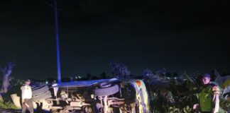Truk Tangki Terguling di Jalan Mojo Tasikmadu, Polres Karanganyar Bergerak Cepat Amankan Lokasi
