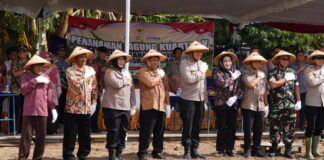 Polres Karanganyar Gelar Penanaman Jagung Serentak Kuartal IV Dukung Swasembada Pangan Nasional