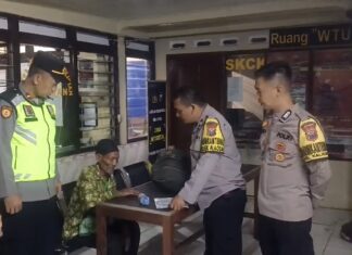 Salah Jurusan Saat Perjalanan, Lansia Asal Magetan Diantar Polisi Kembali ke Keluarga