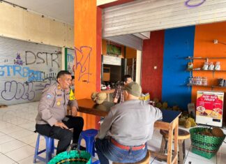 Satgas Binmas Polres Karanganyar Sapa Pedagang Pasar Karangpandan, Ajak Jaga Ketertiban Bersama