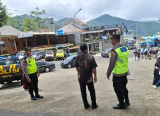 Operasi Lilin Candi 2025, Personel Pos Pam Tawangmangu Intensifkan Patroli Kamtibmas
