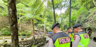 Polisi Menyapa Warga, Patroli Kamtibmas Digelar di Kawasan Tawangmangu