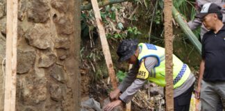 Harapan Baru Warga Tohkuning, Kapolres Letakkan Batu Pertama Pembangunan Jembatan Claket