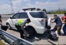 Kendaraan Pemudik Mogok di Perjalanan, Polda Jateng Sigap Beri Bantuan