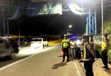 Patroli Malam di Kawasan Wisata, Pos Pam Tawangmangu Pastikan Keamanan Pengunjung Tetap Terjaga