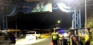 Patroli Malam di Kawasan Wisata, Pos Pam Tawangmangu Pastikan Keamanan Pengunjung Tetap Terjaga