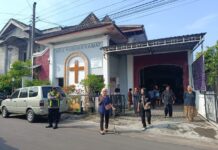 Polres Karanganyar Amankan Ibadah Jumat Agung, Pastikan Umat Beribadah dengan Khusyuk dan Damai