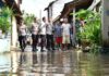 Kapolres Karanganyar Tinjau Lokasi Terdampak Luapan Bengawan Solo di Ngringo